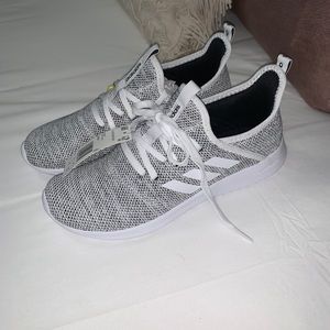 Adidas tennis shoes (women’s)